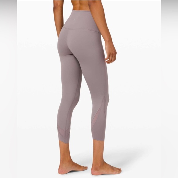 Lululemon Wunder Under Crop High-Rise Legging 23”
Roll Down Scallop Lunar Rock 4 - Picture 2 of 14